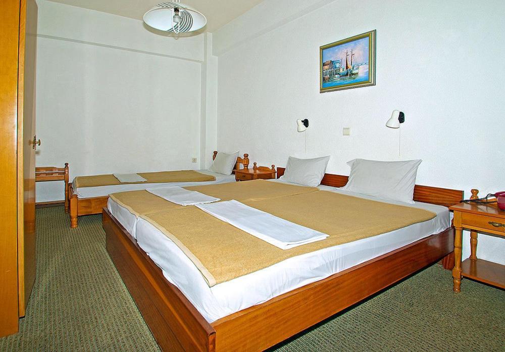 Hotel Helios Paralía Quarto foto